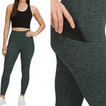 Athleta salutation stash pocket II 7/8 Leggings S Green Ankle Length High Waist Photo 1