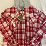 Red and white flannel with hood Size M Photo 0