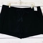 EXPRESS NWT  Black Mid Rise Lace-up Shorts Women’s Size 18 Photo 1
