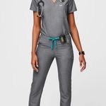 FIGS  Technical Collection Yola Skinny Scrubs - Graphite - S Photo 1