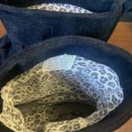 Billabong  women’s sz 7.5 black Vegan suede pull on boots with fringe Photo 4