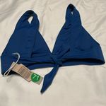 Everlane 71EG.- The Triangle Bikini Top. Photo 5