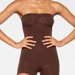 SKIMS Strapless Sculpting Shortie Bodysuit XS Photo 2