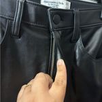 Abercrombie & Fitch 🆕 Black High Rise 90s Straight Vegan Faux Leather Pant 26🆕 Photo 11