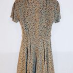 Dana Buchman 𝘿𝙖𝙣𝙖 𝘽𝙪𝙘𝙝𝙢𝙖𝙣 (𝙑𝙞𝙣𝙩𝙖𝙜𝙚) // Green Floral button front dress (zip up on back) 🌸 Photo 3