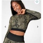 Fabletics Black Gold Kamila Seamless Crop Top Athletic Workout Medium Activewear Photo 1