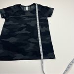 Athleta  Gray Camouflage Camo Short Sleeve Tee Shirt Top Medium Stretch‎ Athletic Photo 7
