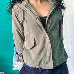 green military jacket Photo 3