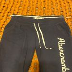 Abercrombie & Fitch Vintage Women’s Sweatpants Capri Joggers Photo 4