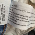 Abercrombie & Fitch  High Rise Mom Jeans‎ Distressed Light Wash Size 30 / 10R Photo 7
