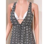 J VALDI Black & White Geometric Print Sleeveless V Photo 1