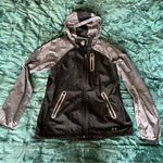 Under Armour  wind breaker jacket size Mediumium Photo 0