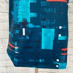 Under Armour women M fitted heat gear athletic top w/cutout Back Photo 1