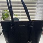 Michael Kors Purse  Photo 0