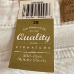 Levi's Strauss Size 28 Plus Size White Mid-Rise Skinny Shorts. New With Tags. Photo 4
