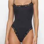 SKIMS  Fits Everybody Lace Bodysuit M Photo 0
