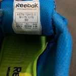 Reebok Alloy toe shoes perfect for work it has some signs of wear Photo 3