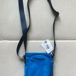Lululemon Water Bottle Crossbody Bag with Front Pocket 2L - Poolside/Tru… Photo 0