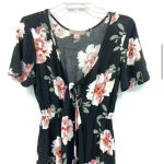 Band of Gypsies ⭐️ floral short sleeve jumpsuit in size small Photo 5