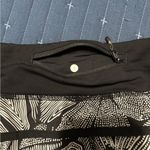 Lululemon LIMITED EDITION  SPEED SHORT DOTTIE TRIBE PRINT INSEAM 2.5" SIZE 6 Photo 4