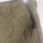 The North Face  Women's Olive Green Shorts Size 10 Cargo Hiking Active Zip Fly Photo 1