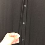 Monrow Women’s Black Crepe Drop Waist Hidden Button Photo 3