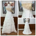 None Beautiful Boutique Tiered Wedding Gown! Photo 1
