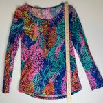 Lilly Pulitzer Lilly‎ Pulitzer Womens Porter Henley Top in Electric Feel Sz XS Preppy Vacation Photo 8