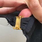 Lively Front Close T Photo 4