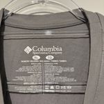 Columbia Mountain Graphic Tee grey Women’s size XL Photo 2