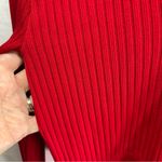 Elegant Red V Photo 5