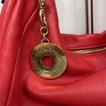 Isaac Mizrahi Red Leather Women's Shoulder Bag w East/west pockets Front Pocket Photo 3
