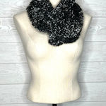 Gray & white open weave knit infinity scarf Photo 0