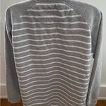 Orvis women’s striped gray 1/4 zip logo pockets pullover sweatshirt, size M Photo 2