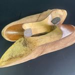 Kenneth Cole Women's Brown Suede Pumps Size 8AA SKU 2115 Photo 3