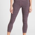 Athleta Women’s Salutation Stash Pocket Capri Crops Leggings Small Photo 0