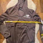 New Balance  Pullover Hooded Jacket Size Medium Womens Windbreaker Running Mauve Photo 5