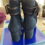 White Mountain size 9 blue suede boots Photo 2