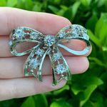 Larger Silver Rhinestone Bow Brooch/Pin Photo 1