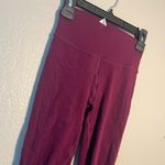 Fabletics  Burgundy High Waisted Straight Leg Workout Leggings SZ M Butt Lift Photo 4