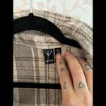 Windsor Warm Plaid Button-Up Shirt - Stylish Cozy L Photo 4