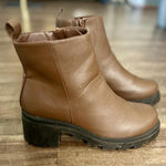 Chelsea Boots for Women, Brown W/Heel and Zip Up Ankle Boots Size 9 Photo 0