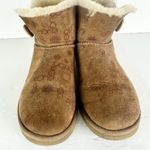 UGG  Mini Bailey Button Boot Womens Size 8 Logo Spellout Brown Monogram Photo 4