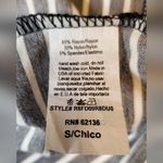 Guess NWT  Striped Black and White Women's Mini Skirt. Photo 7