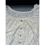 None White lace floral short blouse with puffy sleeves Photo 2
