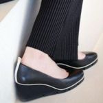 Betabrand  • All-Weather Wedge heels pumps Onyx black leather waterproof Photo 14