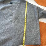 EXPRESS Gray V-Neck Sweater Women’s Small Soft Knit Long Sleeve Pullover Photo 10