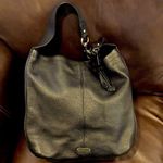 Coach Avery Black Tumbled Leather Hobo ShoulderBag
Teal Lining Extendable Strap Photo 11