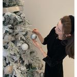 & Other Stories Elegant Black Classic Silky Velvet Dress with a Removable Lace Collar Photo 2