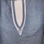 The Royal Standard Sleeveless Chambray White Embroidered Trim Tunic S Blue Photo 2
